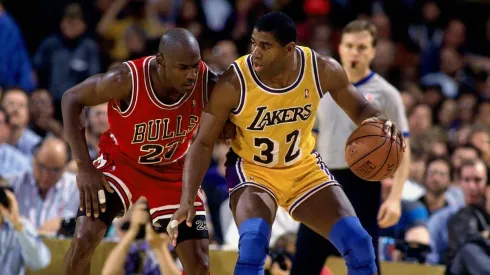 Michael Jordan y Magic Johnson, dos leyendas de la NBA.