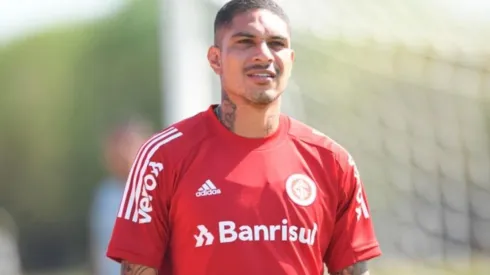 El representante de Paolo Guerrero no da por caído el pase a Boca