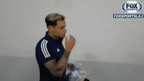 Zárate dejó La Bombonera con una férula y le preguntaron cómo estaba