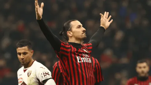 De la mano de Calhanoglu y Ibrahimovic, Milan pasó a semis de la Copa Italia