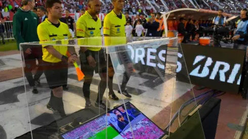 Desde qué instancia se usaría el VAR en Libertadores y Sudamericana