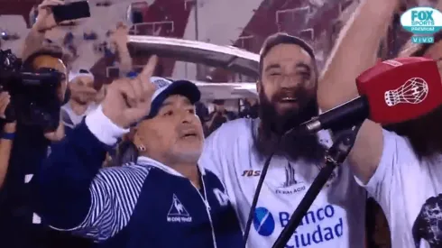 Maradona puro: Diego empezó cantando y terminó insultando a los ingleses con todo