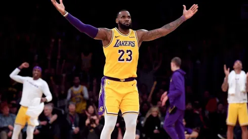 ¡LeBron James está loco! Cinco triples consecutivos en tres minutos