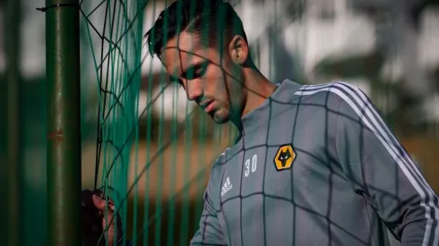 Campana podría tener un debut de cinco estrellas en Wolverhampton