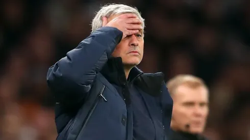 Mourinho se afeitó la cabeza y los memes la rompieron en Twitter