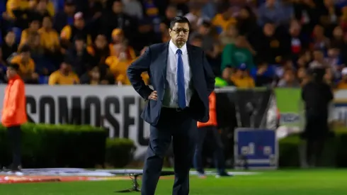 Luis Fernando Tena es puesto en duda luego de la fuerte derrota con Tigres.