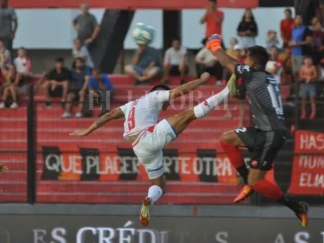 Da miedo: Bou le metió una patada voladora en el pecho al arquero de Patronato