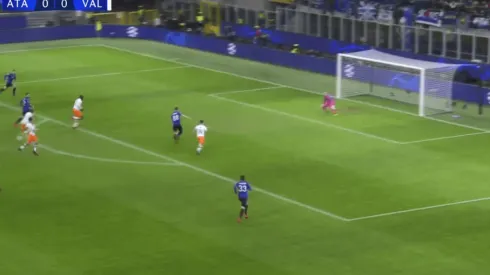 Un penal en movimiento: el infernal atajadón de Doménech ante Atalanta