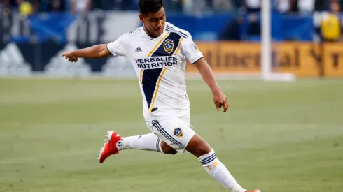 Efrain Álvarez salió lesionado en un amistoso entre LA Galaxy y Colorado Rapids.