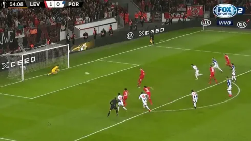 Marchesín atajó un penal, pero el VAR lo hizo repetir por adelantamiento