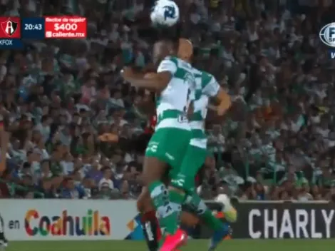 Torres cabeceó a Dória y ambos quedaron ensangrentados