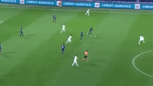 Mbappé recuperó en su campo, arrancó en velocidad y metió un golazo
