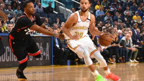 Steph Curry regresó a la acción por todo lo alto