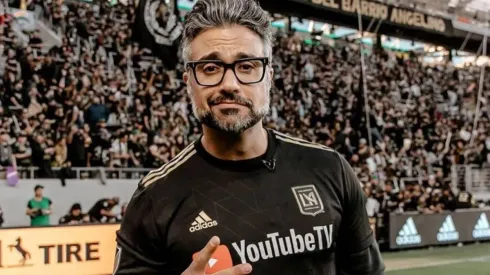 Camil es fanático del equipo donde milita Carlos Vela