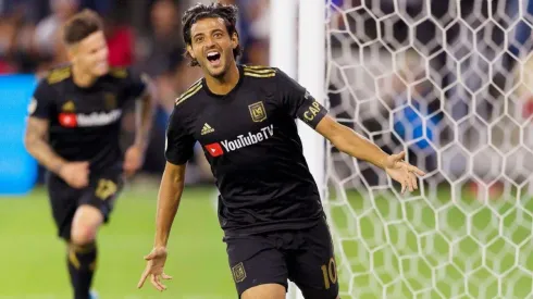 Carlos Vela llegó a su anotación 50 con un hermoso tiro libre