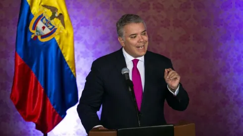 Polémica por decreto que quita dinero a las pensiones para dárselo a bancos