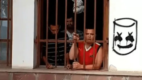 Hablan hinchas del DIM retenidos en Argentina: "Debemos rogar para comprar de comer"