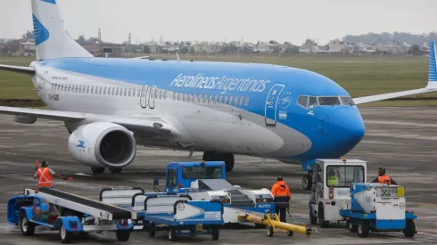No entra nadie más: llegan los dos últimos vuelos de Aerolíneas Argentinas