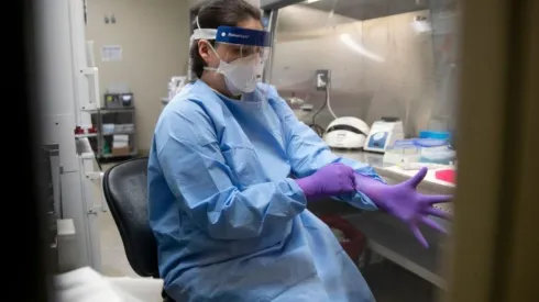 Vergüenza ajena: vecinos amenazan a médicos por miedo a contagiarse coronavirus