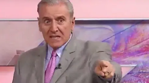 Todas los cruces de Carlos Albert en las redes sociales