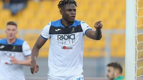 "La gente se está muriendo, el fútbol debe estar a un lado": Duván Zapata