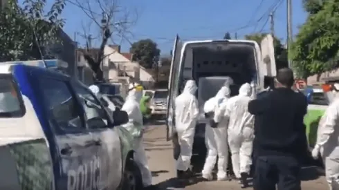 Tenía síntomas de coronavirus y le escupió a los policías que lo quisieron detener