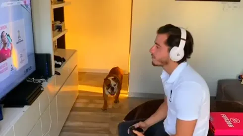 "Spiderman" festejó los goles de Pumas en la eLiga MX