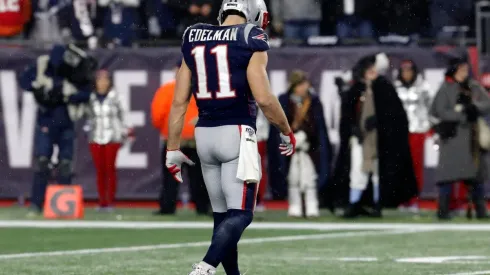 ¡Quedó solo! Gronkowski se suma a Brady y los memes no perdonaron a Edelman