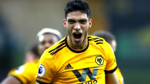 Raúl Jiménez marcó un golazo en la ePremier League.