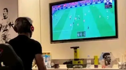 Descubrimos para qué usa Agüero sus premios a "jugador del mes" en la Premier