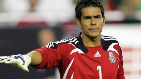 Oswaldo Sánchez, cuando atajaba en la Selección de México.