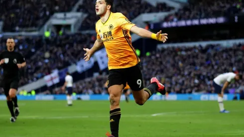 Las dos caras de Raúl Jiménez.