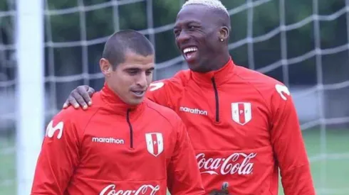 Advíncula y Corzo son laterales derechos.