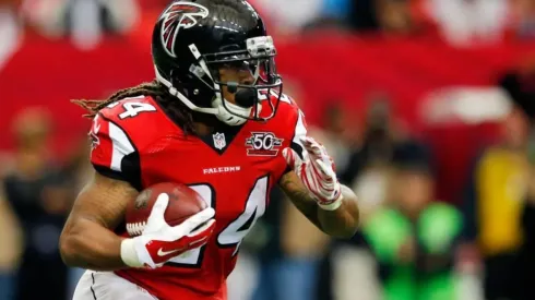 Freeman lanza amenaza si no encuentra equipo