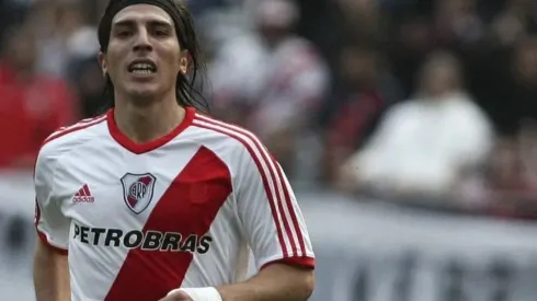 Carlos Arano con la camiseta de River Plate.