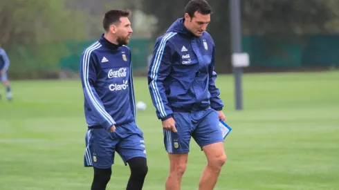 Foto de Messi con Scaloni en la Selección Argentina.