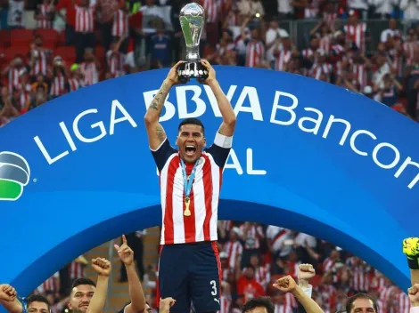 Tigres le ofrecía un mejor contrato, pero Carlos Salcido optó por Chivas