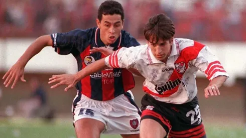 Ariel Montenegro enfrentando a River.