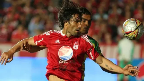 Ernesto Farías con la camiseta de América de Cali.