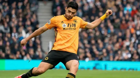 Raúl Jiménez vuelve con un cambio en el jersey de Wolves