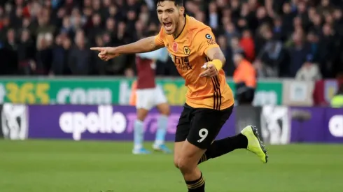 Raúl Jiménez ya tiene el álbum de la Premier League.