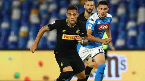 Lautaro Martínez frente a Napoli.