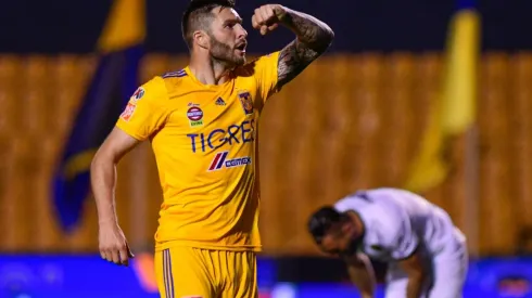 André-Pierre Gignac y una trayectoria sin rojas.