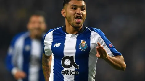 Tecatito Corona no entra en los planes del Chelsea.