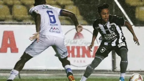Alexander Lecaros llegó al Botafogo para el 2020.