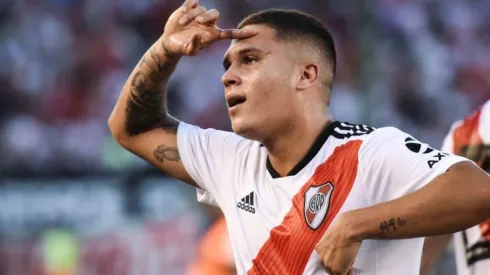Juan Fernando Quintero festejando un gol en River.