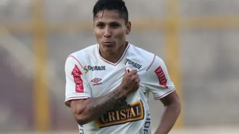 Raúl Ruidíaz campeono el 2013 con Universitario de Deportes.