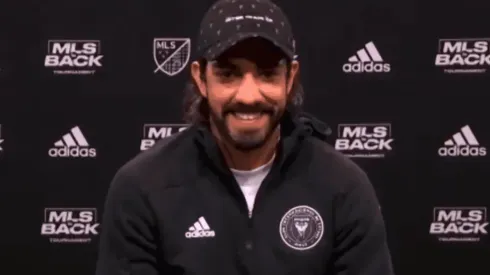 La broma de Rodolfo Pizarro cuando le preguntaron por el Covid-19