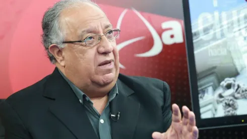 Tuesta es profesor en la PUCP.