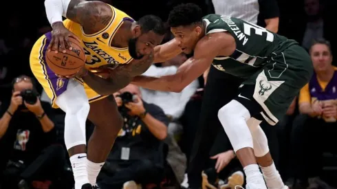 LeBron James y Giannis Antetokounmpo (Getty Images)